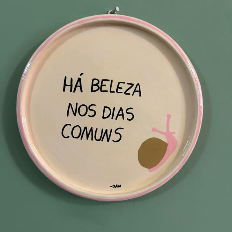 Prato decorativo para parede de argila - A beleza dos dias comuns