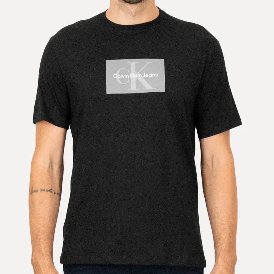 Camiseta Calvin Klein Jeans | Issue Logo Grey Block Preta Preta M/m