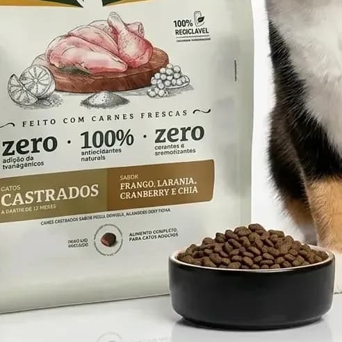 Ração Bionatural Para Gatos Castrados Sabor Frango 7,5kg