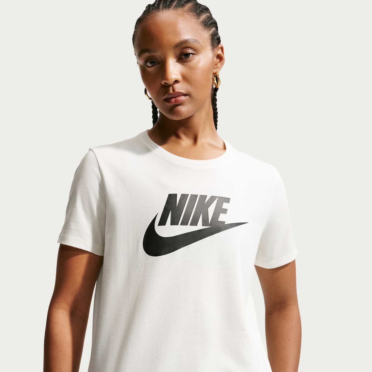Camiseta Nike Sportswear Essentials Feminina