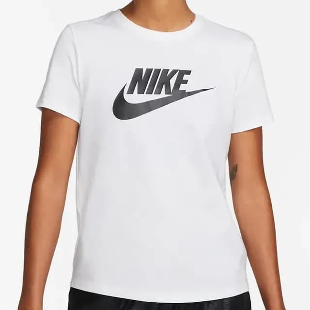 Camiseta Nike Sportswear Essentials Feminina