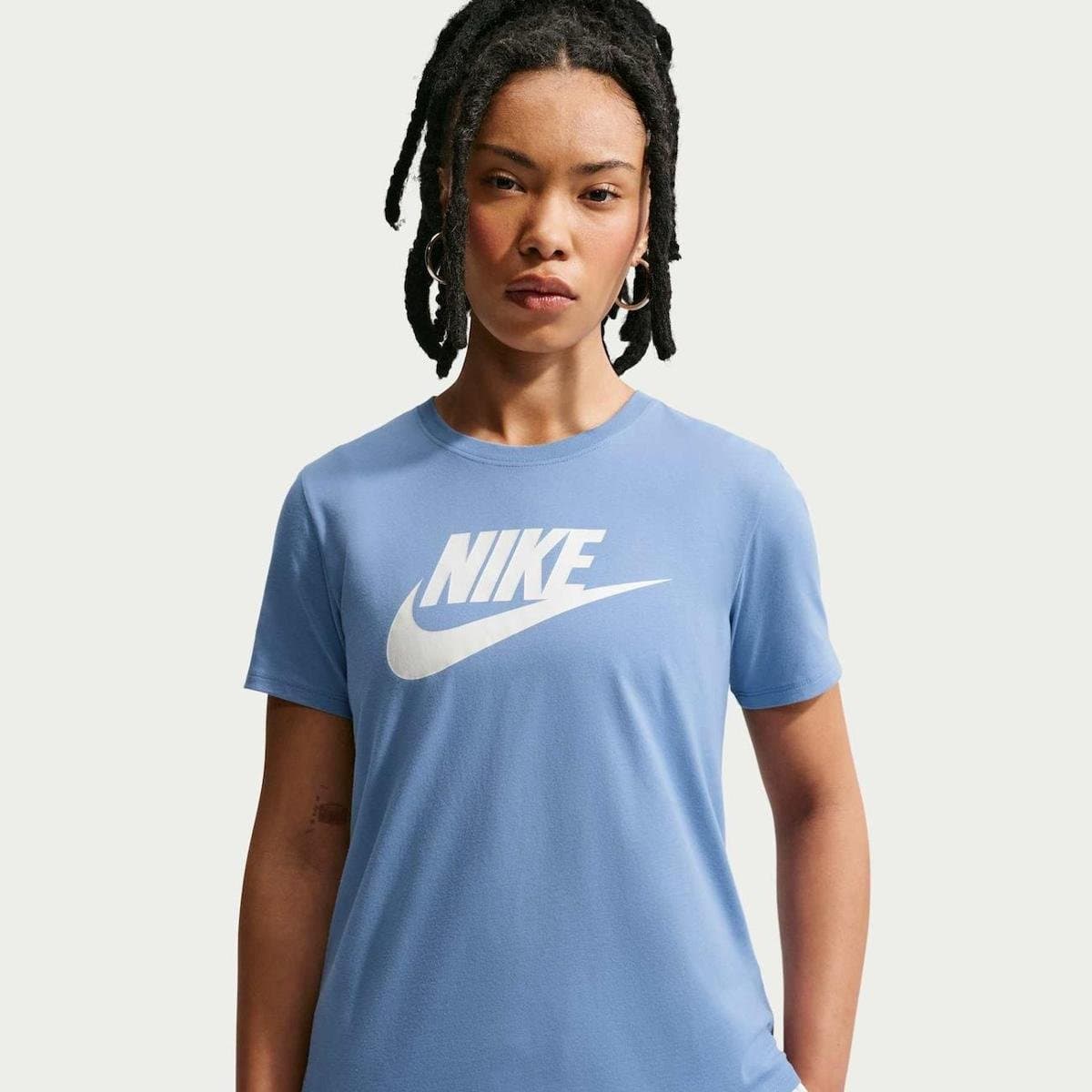 Camiseta Nike Sportswear Essentials Feminina Azul branco