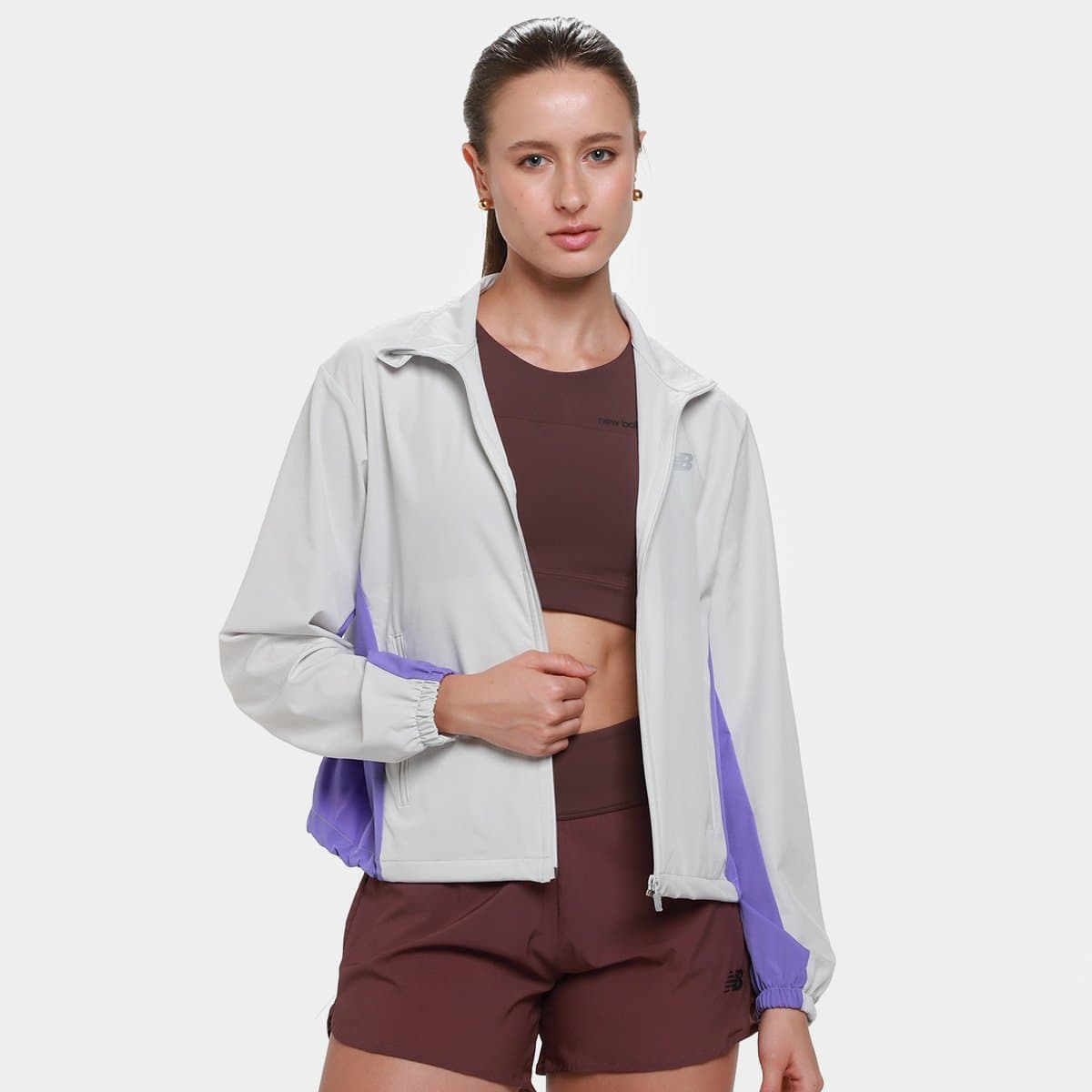Jaqueta New Balance Windbreak Fast Days Feminina Cinza claro